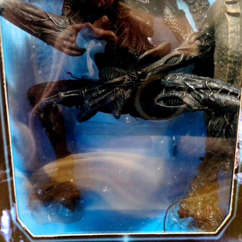 Figura de acción Alien vs Predator Grid Alien 12 pulgadas en caja 2006 McFarlane Toys Foto 4 de 4