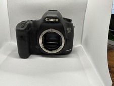 Canon EOS 5D Mark III Digital SLR Camera Body needs repairs  accessories