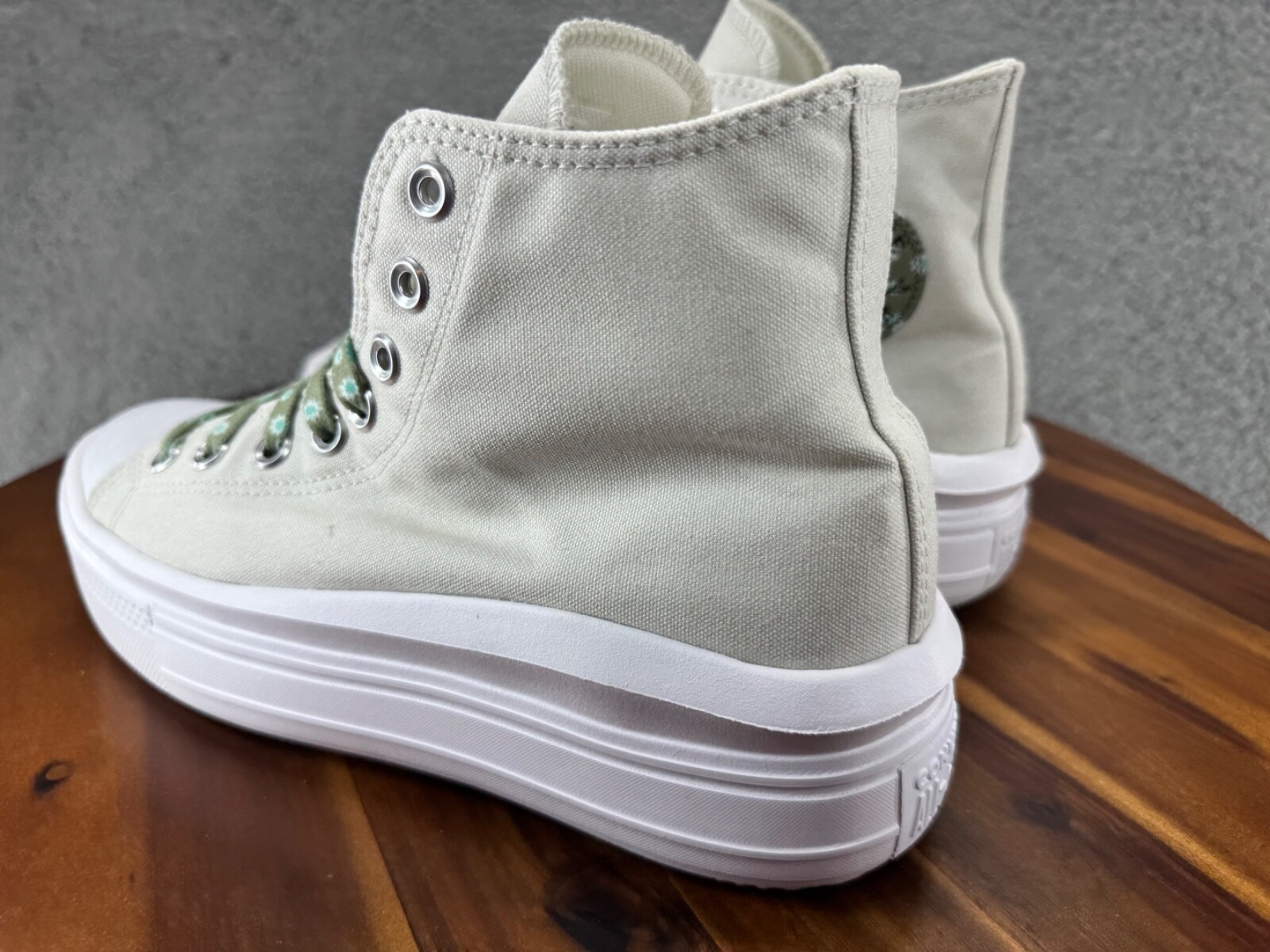 Converse Women's Chuck Taylor All Star Move Size 11 Platform Sneaker Floral Shoe thumbnail 4