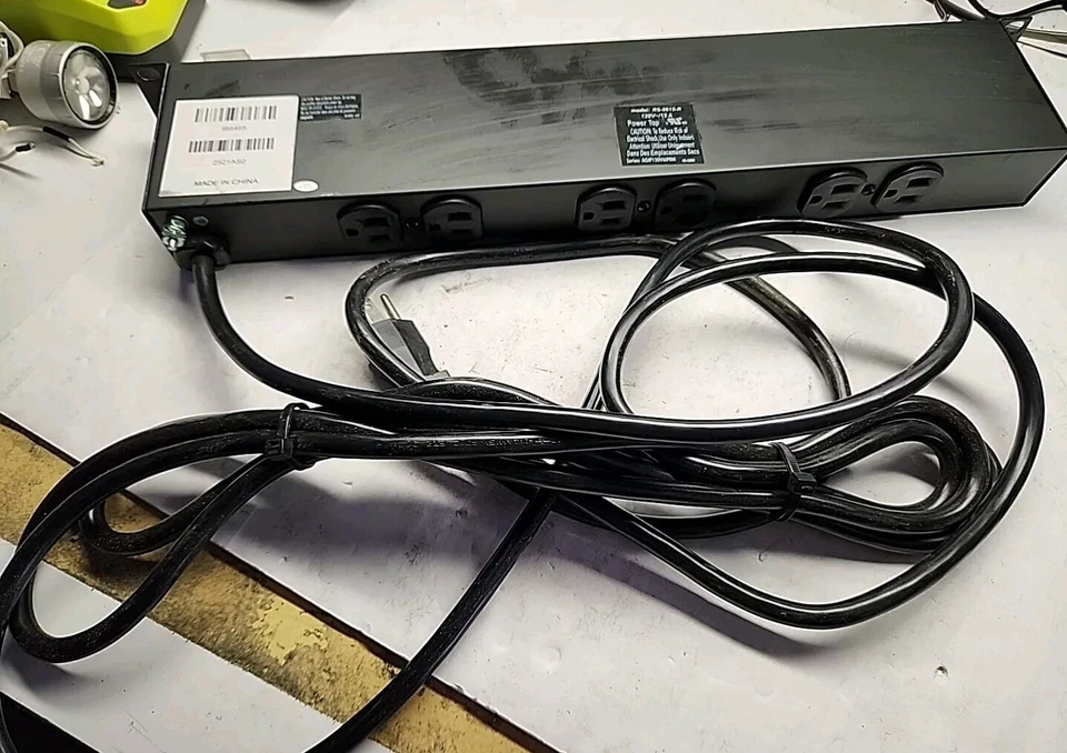 Tripp Lite RS-0615-R Rack-Mount Network Server Power Strip 120V - Free Shipping - Image 4 of 4