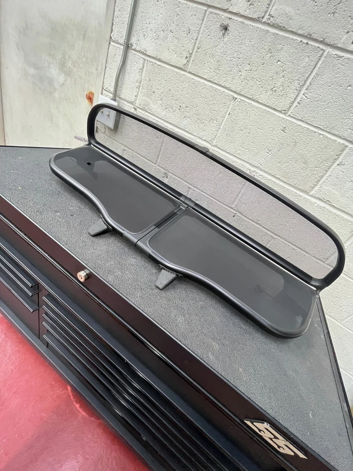 Deflector de viento Aston Martin DB9 2004-2016 OEM Foto 2 de 4