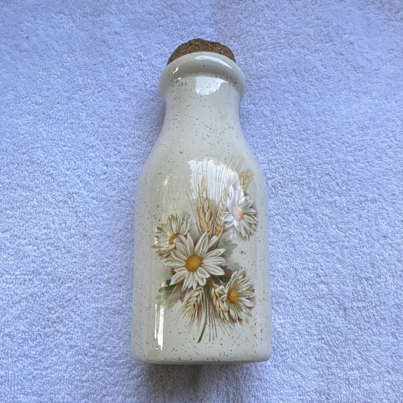 Gnome Hollow Crafts Hand crafted Vintage Stoneware Daisy Bottle Cork Stopper 8in