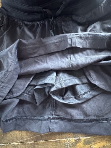 The North Face pantaloncino classico da donna nero con bordo nero taglia XS bello usato in ottime condizioni - Foto 5 di 11