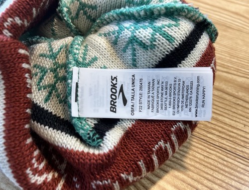 NWT Run Merry Snowman Brooks Heritage Pom Beanie - Picture 3 of 7