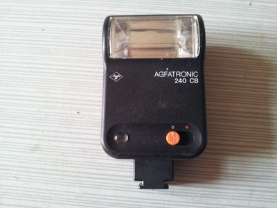 Agfa Agfatronic 240 CB 240CB Blitz Blitzgerät Flash Aufsteckblitz Mittenkontakt