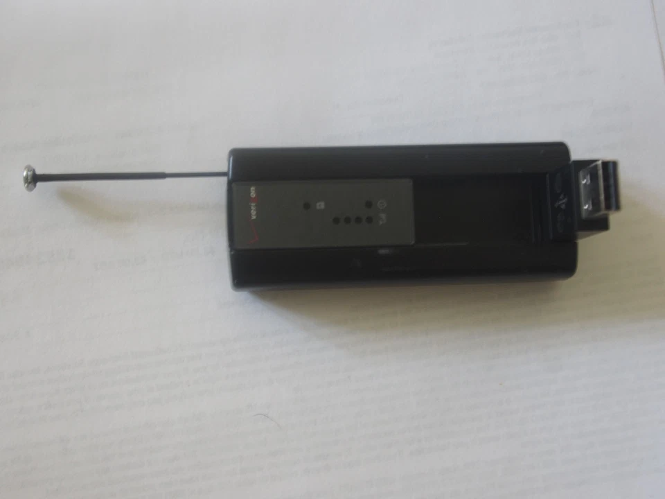 Pantech (UM150) USB Modem Verizon Qualcomm 3G CDMA - Image 3 of 4