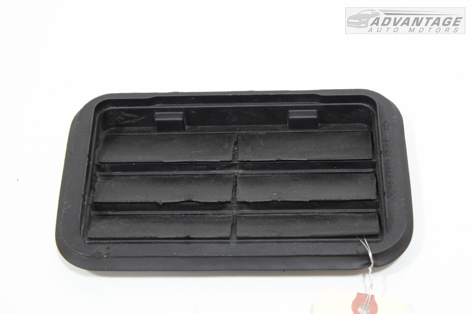 2017-2020 LINCOLN CONTINENTAL REAR LEFT QUARTER AIR PRESSURE VENT GRILLE OEM