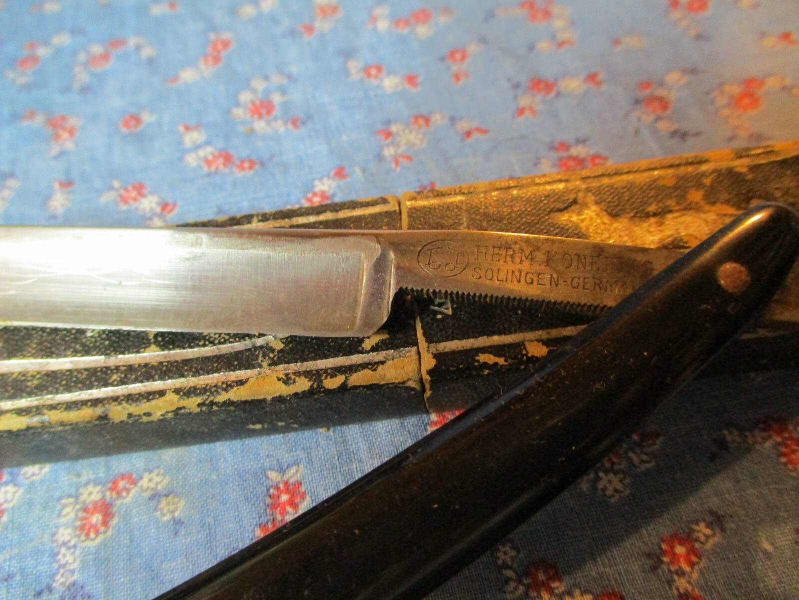 Picture 2 of 9