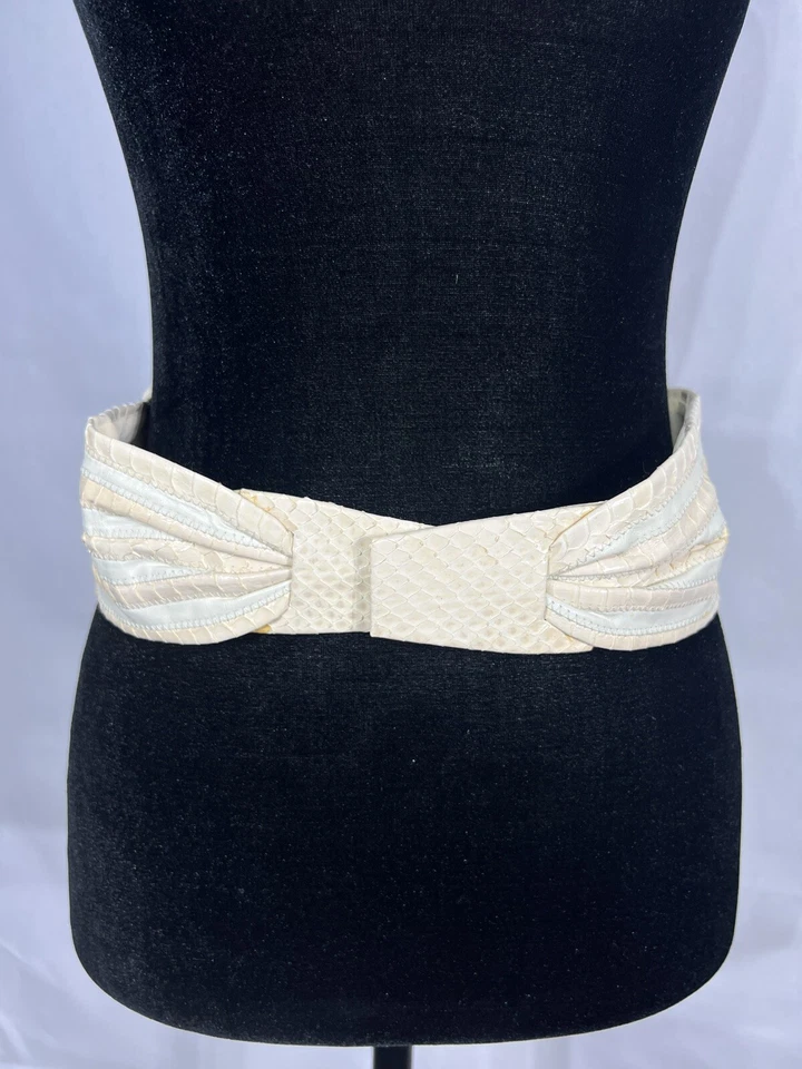 Cinturón vintage años 80 blanco melocotón rayas cierre gancho Anne Klein Foto 2 de 4