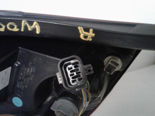 Used Left Tail Light Assembly fits: 2004 Saturn Ion Cpe Quad 2 Dr Left Grade A - Picture 3 of 24