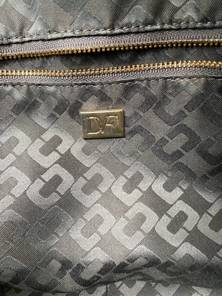 Bolso de Mano Grande DIANE VON FURSTENBERG Courier Rail Cuero Acolchado Negro Foto 4 de 4