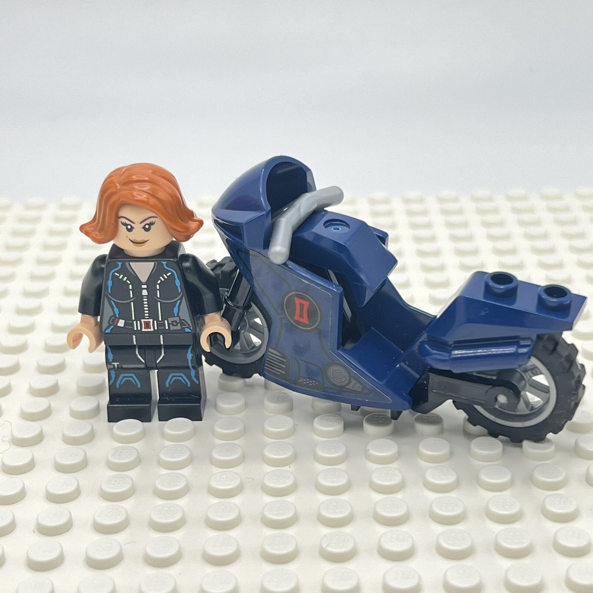 LEGO Minifigure Black Widow Short Hair with Motorcycle Super