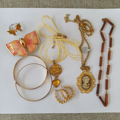 Vintage Jewelry Lot Matching 80s-90s Cameo Yellow Brown Orange Gold Wearable VTG