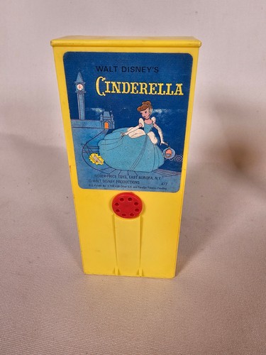 1970's Vintage Fisher Price Movie Viewer • Four (4) Walt Disney Movie Cartridges - Picture 5 of 10