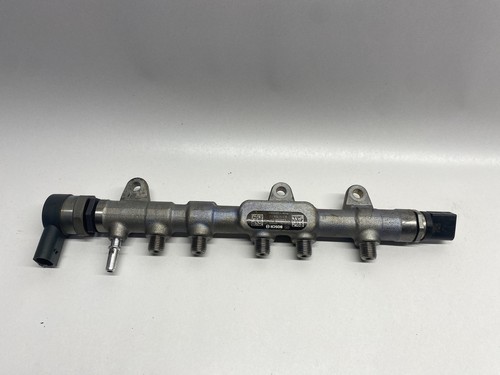 BMW 3 F31 320 d B47 2017 Einspritzrail Hochdruck Kraftstoffdruckspeicher 8514154