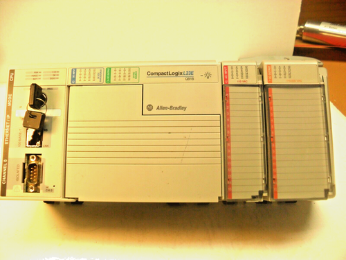 Allen-Bradley Compact Logix L23 & Allen-Bradley 1769-1A16 & 1769-0A16 & 1769-ECR - Foto 1 di 7