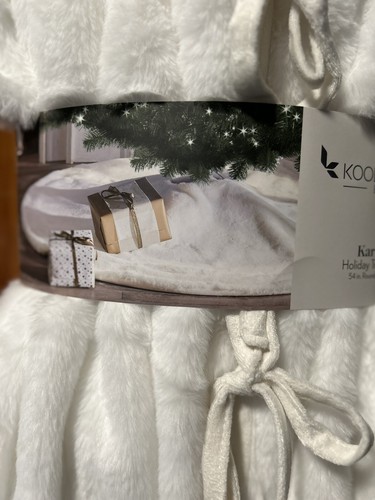 NWT Koolaburra by UGG Karina Faux Fur Christmas Tree Skirt White NEW - Picture 8 of 8