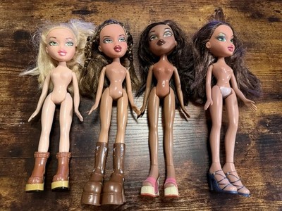 Lot Of 4 MGA Bratz Dolls With Shoes
