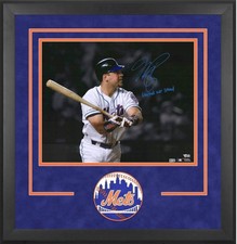 Mike Piazza Mets FRMD Signed 16x20 09/21/2011 Home Run Spotlight Photo w/Insc