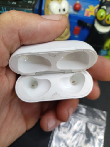 Apple Replacement Charging Case ONLY for Apple AirPods Pro (2nd Gen) - White - Zdjęcie 5 z 6