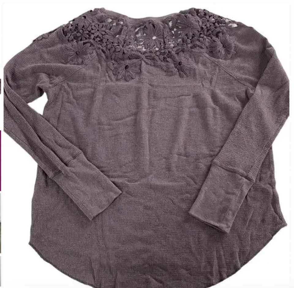 Top térmico American Eagle para mujer XS encaje hombro floral manga larga Foto 3 de 4