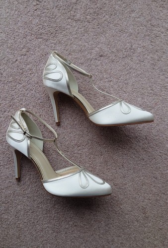 Rainbow Club Bridal Wedding Shoes 7 Ivory Satin T Bar Ankle Strap Deco ELSPETH