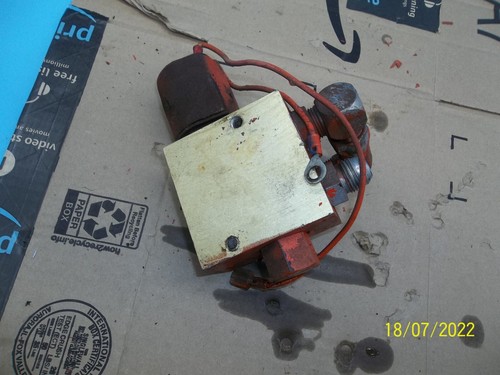 Solenoide de control de elevación para hombre Snorkel TB 46 (L-4) - Imagen 4 de 4