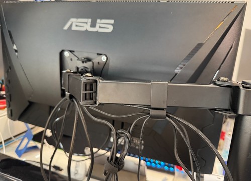 Moniteur LED ASUS TUF Gaming VG28UQL1A 28 pouces Ultra HD (4K 144Hz) - Noir.