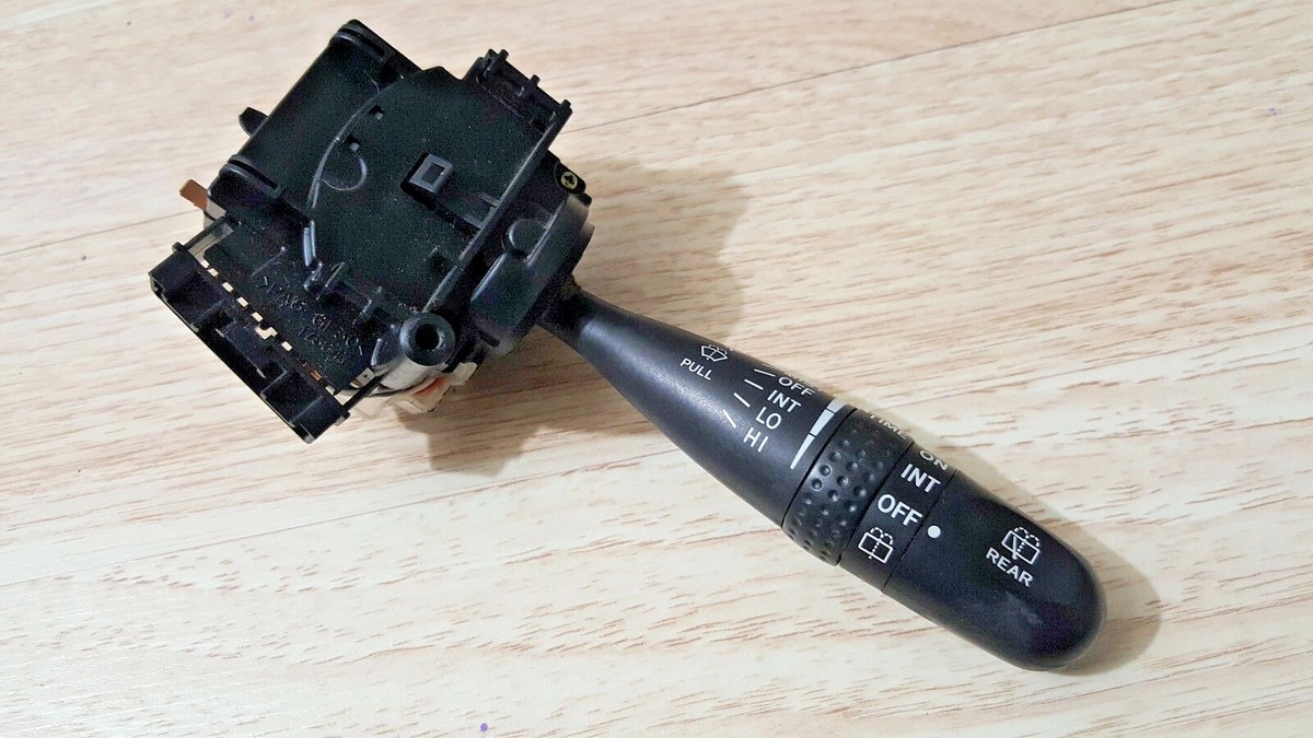 2003-2007 toyota matrix windshield wiper switch 8465201090