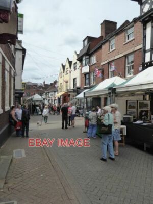 FOTO SCHAFMARKT LAUCH EINE STRASSE FÜHRT ZUM LAUCHMARKTPLATZ