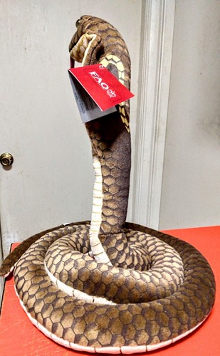 2015 FAO SCHWARZ KING COBRA PLUSH SNAKE BENDABLE NECK 65" UNCOILED NEW - Picture 2 of 8