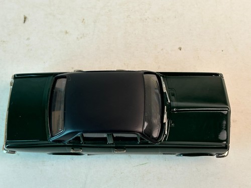 Lansdowne Models 1:43 Scale #38, 1971 Vauxhall PC Viscount Sedan with Box - Picture 8 of 10