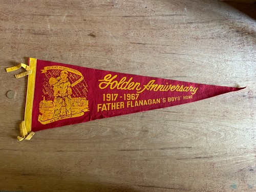 Pennant Penant Casa Ragazzi Padre Fanagan 1917-1967 Anniversario d'oro Vintage - Foto 2 di 16