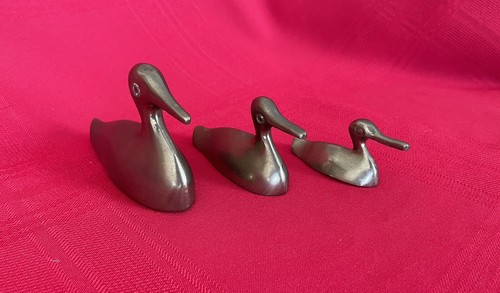 Tre (3) statuine decorative in ottone famiglia anatra decorazione vintage da collezione - Foto 18 di 18