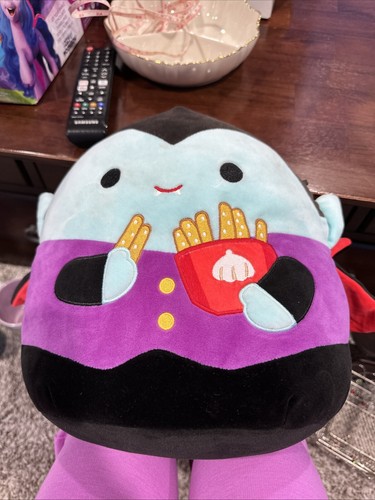 Squishmallow Halloween Vince der Vampir mit Knoblauch-Pommes 12 Zoll gebraucht