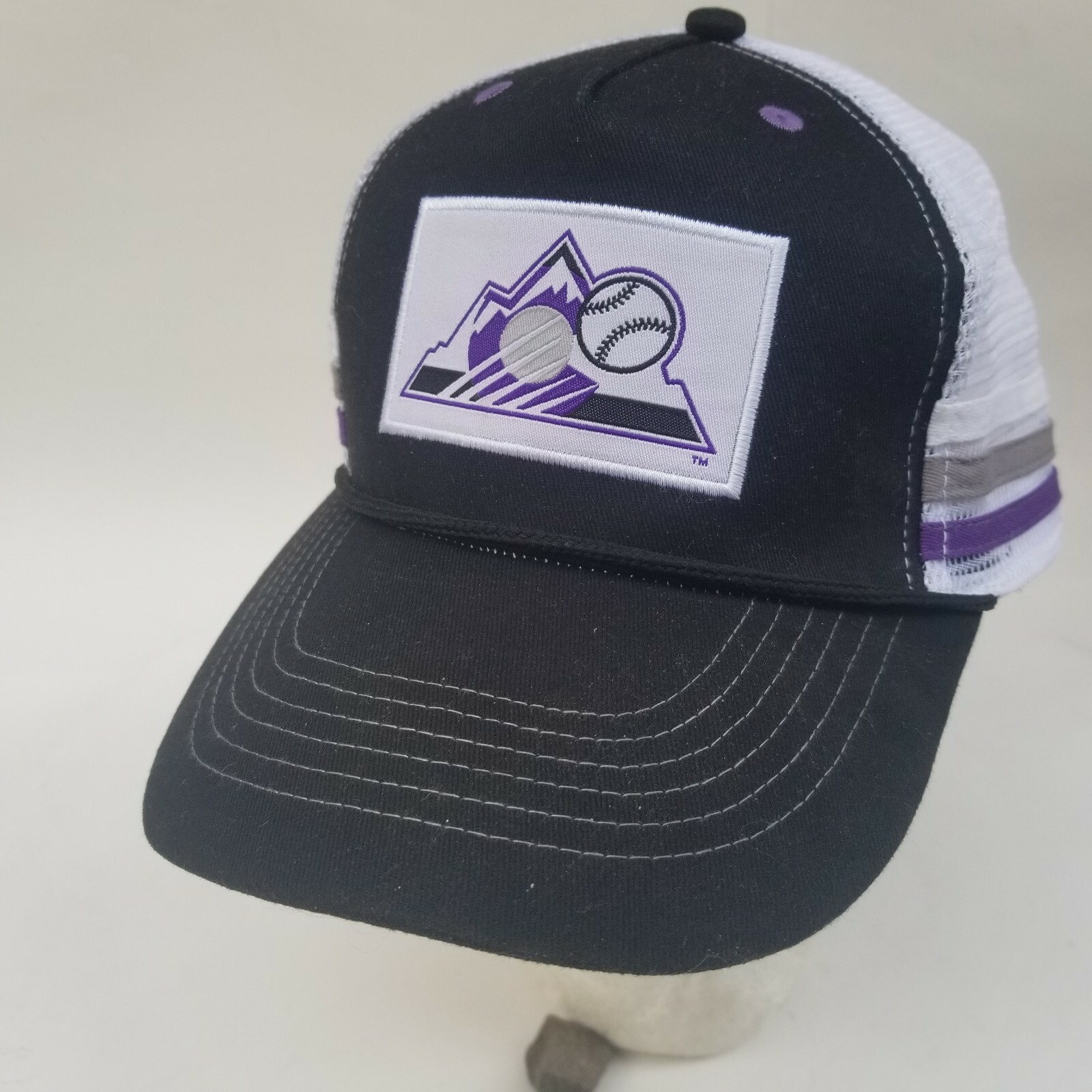 COLORADO ROCKIES SNAPBACK TRUCKER HAT 