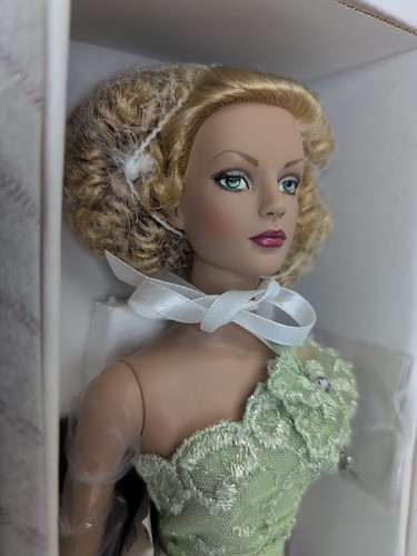 16” Tonner Tyler Wentworth Fashion Doll “Envy" Blonde Curls Green Gown NRFB U1 - 第 5/20 張圖片