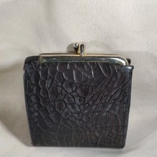 Woman's Coin Purse: Genuine Cowhide Brown Leather Turtle