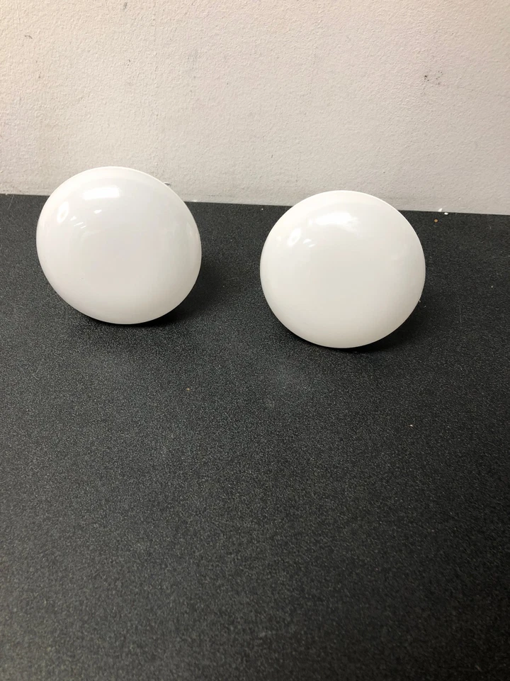 Alexa smart bulb BR30 65W RGB LED light 2-pack - Image 3 of 3