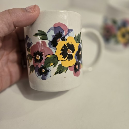 CAICO Pansy Mugs Set Of 4 Mugs White - Picture 3 of 4