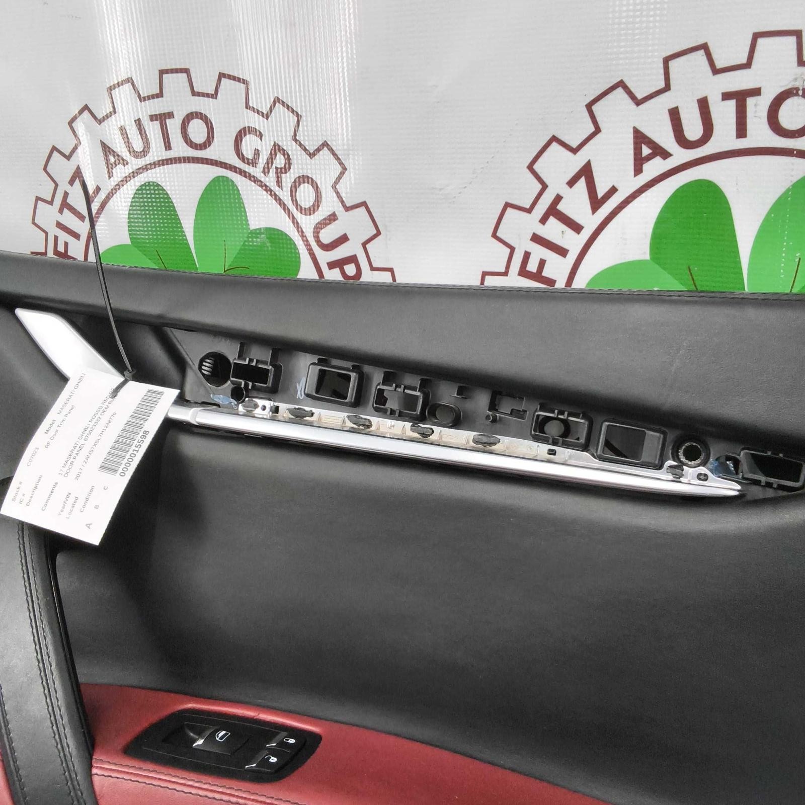Maserati Ghibli 2017 Door panel Red P/N 670023332