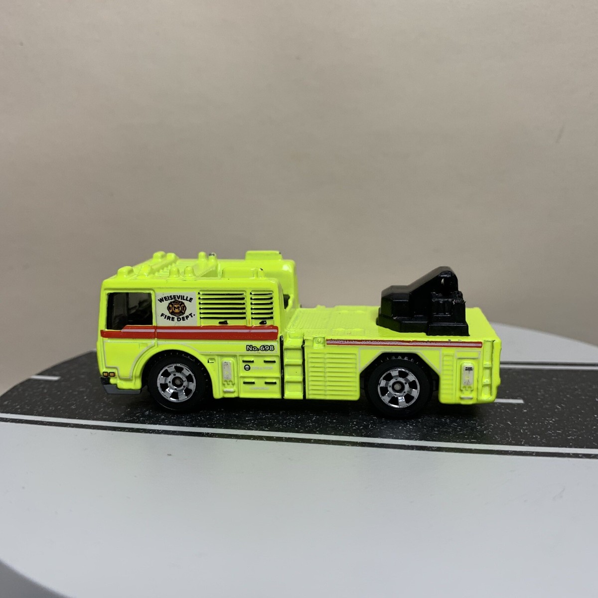 Matchbox Fire Engine Truck 2006 Fluorescent Green/Yellow Missing