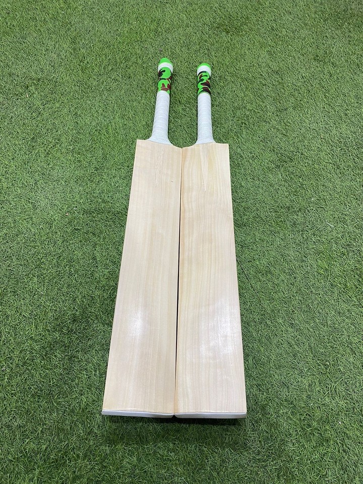 Plain Grade 1 English Willow Cricket Bat With Bat Cover & Scuff Sheet