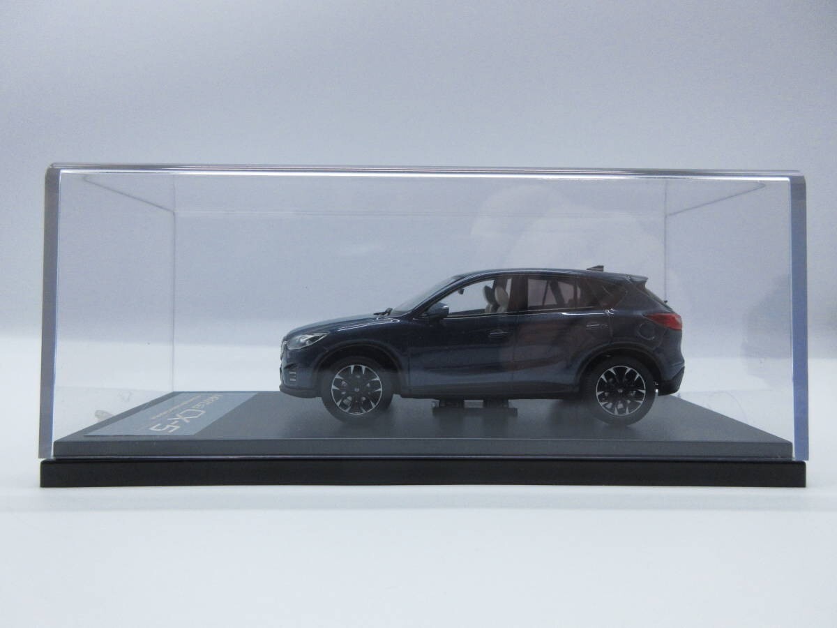 1:43 MAZDA 1st CX-5 Late Deep Crystal Blue Mica Color Sample