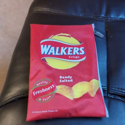 VINTAGE WALKERS CHIPS PACKET READY SALTED HELIX FEDERMÄPPCHEN 1995