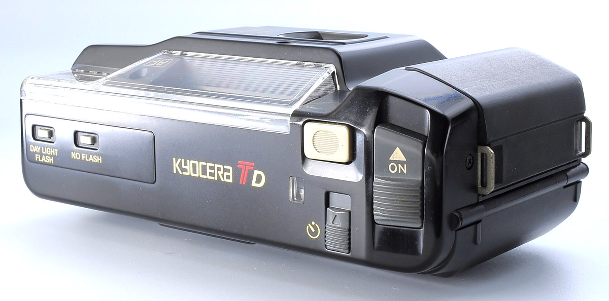 Kyocera TD Yashica T2 D Carl Zeiss Tessar T* 35mm FilmCamera JPN