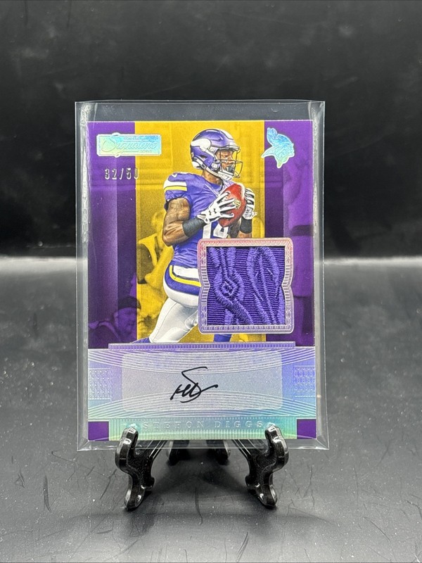 2016 Donruss Signature Stefon Diggs Player Worn Partial Logo Patch Auto #32/50