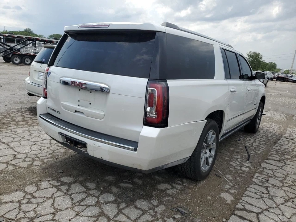2016 GMC Yukon XL Washer Reservoir OEM 6.20L Used 182K Miles C25534 - Image 3 of 4