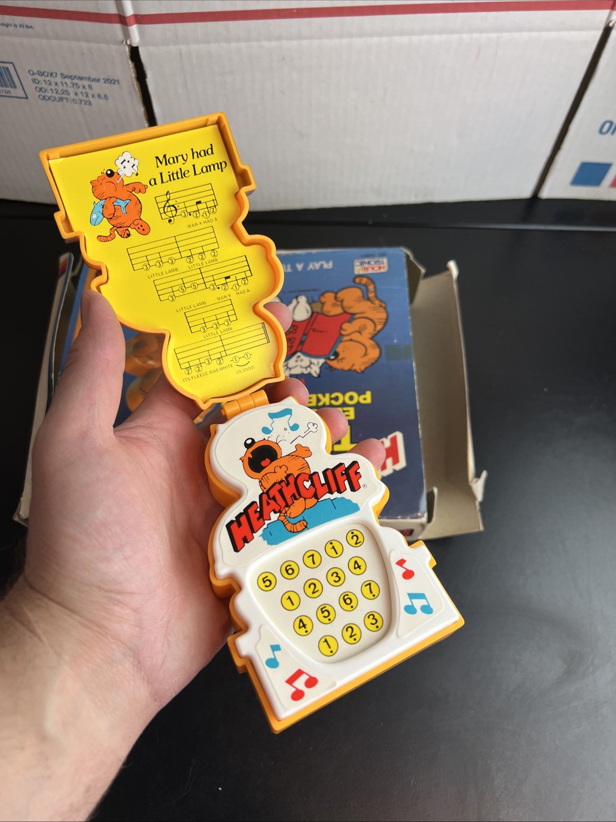 Vintage RARE 1983 Hour Tronic Heathcliff  Tunes Electronic Pocket Organ Mcnaught