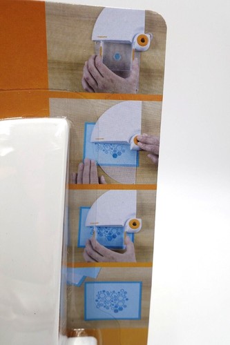 Fiskars Stamp Positioner With Built-in Imaging Sheet - Picture 4 of 5